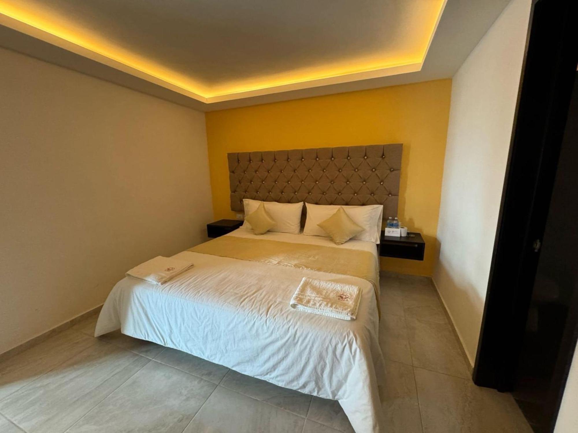 Oyo Hotel Familiar Tollan Cholula Extérieur photo